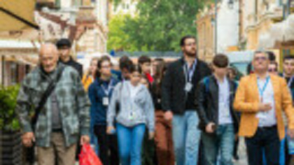 Aproape jumătate dintre români cred că Rusia ar putea ataca România. 57% sunt de acord cu 5% din PIB pentru Apărare - Sondaj