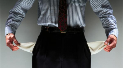 Măsurile de austeritate îi sperie și îi înfurie pe români: „Nu e vina noastră, parlamentarilor n-am auzit să le oprească un leu”