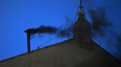 Fum alb la Vatican. Avem Papă