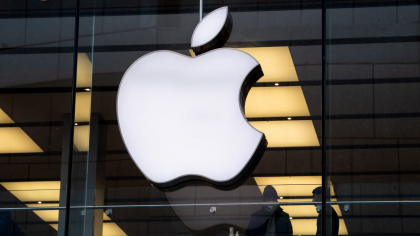 Apple intră pe piața telefoanelor pliabile. Când apare și cum va arăta primul model