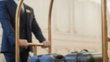 Trei bărbați au fost arestaţi după ce valizele lor au trezit suspiciunile angajaţilor unui hotel. Ce ascundeau