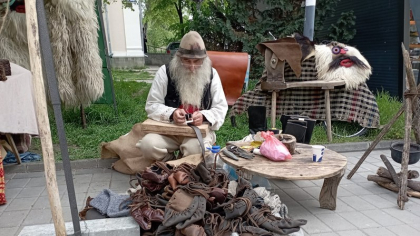 Cum te scapă opinca țărănească de varice, dar și de energiile negative