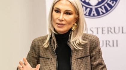 Raluca Turcan își va plăti singură o deplasare în Japonia, în contextul măsurilor de austeritate. Inițial, Camera Deputaților îi aprobase decontarea cheltuielilor