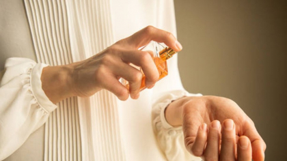 Ce dezvăluie parfumul tău despre tine: legătura dintre aromă și personalitate