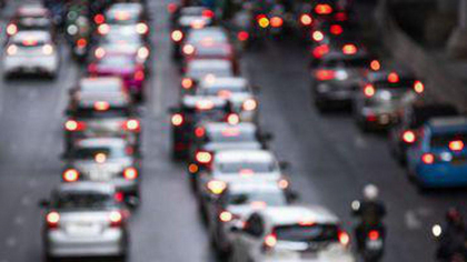 Momente de groază pe Centura Capitalei. O mașină a fost lovită în mers de o ușă desprinsă de pe alt autoturism