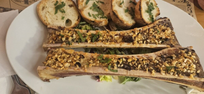 Rețetă gourmet: Măduvă de vită la cuptor / Un preparat simplu, dar spectaculos, gata în doar 20 de minute