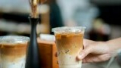 Ce se întâmplă în corpul tău când bei cafea pe caniculă. Efectele cofeinei asupra organismului