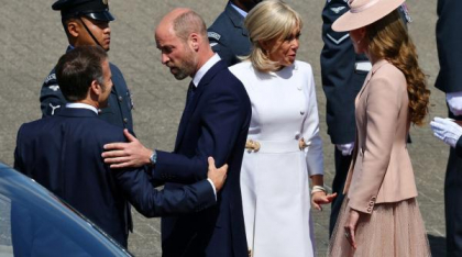 Macron și soția lui au ajuns în Marea Britanie pentru o vizită istorică de 3 zile. Au fost întâmpinați de prințul William și Kate