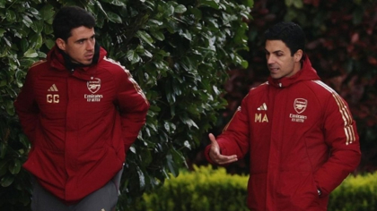Man și Mihăilă vor avea un antrenor de 29 de ani, cel mai tânăr din Serie A. Carlos Cuesta a fost secundul lui Mikel Arteta la Arsenal