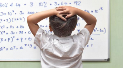Un nou studiu arată că neurostimularea poate ajuta persoanele cu rezultate slabe la matematică