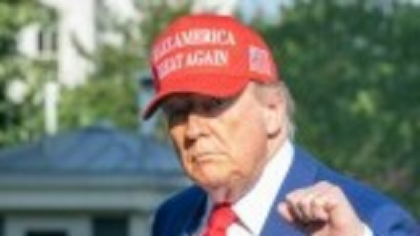 Trump a inaugurat un centru de detenție pentru migranții ilegali. Are 3000 de paturi și 200.000 de aligatori în jur