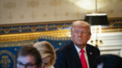 Imaginea controversată a lui Trump transformat în papă provoacă indignare în comunitatea catolică