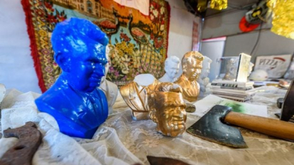 Ceaușești pop-art și mămăligă, la Timișoara: Arta a coborât în periferie, la piața Ocska din Mehala