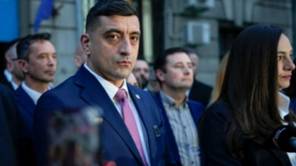 George Simion, suveranistul, în misiune la Bruxelles: Strategie sau contradicție – Analist: „Căuta legitimitate externă”