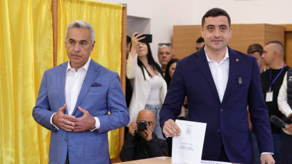 Analiză POLITICO. Cum a reușit George Simion să câștige încrederea românilor din Diaspora: „Le acordă atenție, chiar dacă soluțiile lui sunt complet nerealiste. De aceea, aleg o figură-salvator, un lider, un Mesia”