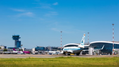 Pista de pe Aeroportul Henri Coandă, închisă timp de 15 minute din cauza unor unelte uitate pe suprafața de decolare
