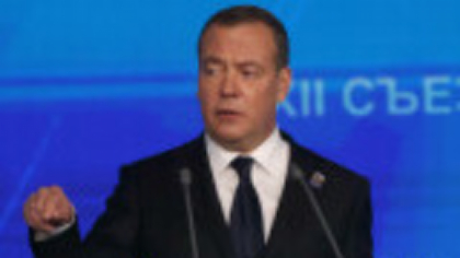 Dmitri Medvedev: „Trump, care a venit ca preşedinte pacificator, a început un nou război pentru SUA”