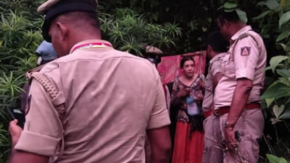 Povestea tulburătoare a unei rusoaice și a celor două fiice ale sale, găsite într-o peșteră din India. "Animalele sunt prietenii noștri. Oamenii sunt pericolul" FOTO