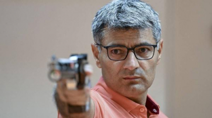 „Cel mai relaxat om din poligon” a devenit din nou viral. Yusuf Dikec a luat aur la tir cu pistolul la Campionatul European