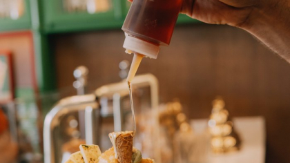 Sphera Franchise Group (KFC, Pizza Hut, Taco Bell) a deschis în staţiunea Riccione, în apropriere de Rimini, primul restaurant sub brandul Cioccolatitaliani, în urma unei investiţii de 600.000 euro