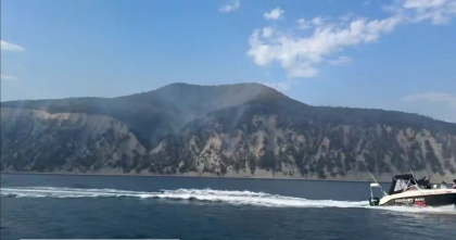 Incendiu de proporții lângă un palat atribuit lui Putin, pe coasta Mării Negre