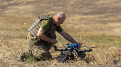 Armata Ucrainei a folosit pentru prima dată drona "Regina Viespilor" cu lansator de grenade împotriva forțelor ruse. Filmarea cu atacul