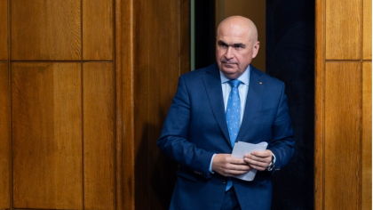 Tăierea salariilor din bun-simț, pasată la Bolojan. Cum a răspuns