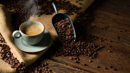 Medicamentele pe care nu trebuie să le iei niciodată dacă bei cafea dimineața. Riscurile care îți pot pune sănătatea în pericol