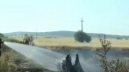 Incendii de vegetație în toată țara. Pompierii le transmit oamenilor ce nu au voie să facă