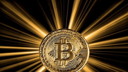 Bitcoin trece de 100.000 de dolari: noile ETF-uri cripto atrag investitori, dar experții avertizează asupra riscurilor ascunse
