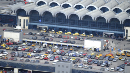 Cod roşu. Măsuri pe aeroporturile din Bucureşti