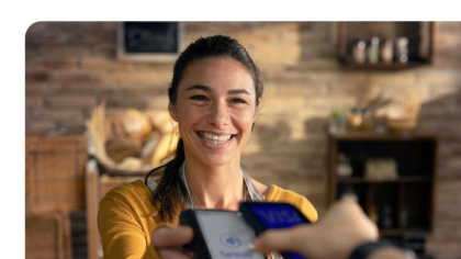 Visa lansează ePOSibil, un program pentru digitalizarea IMM-urilor şi accelerarea plăţilor electronice. „Din peste 1 milion de companii din România care ar putea adopta plăţile digitale, aproximativ 135.000 de comercianţi mici şi mijlocii ar putea accepta plăţi cu cardul imediat”