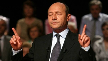 Băsescu, de guler cu ”bocitoarele”: ”Nu-i chiar atât de disperată situația”