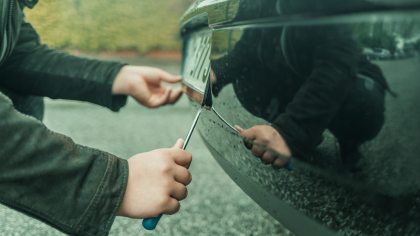 Schimbatul plăcuțelor de înmatriculare. Ce riscă șoferii din România care încearcă astfel de trucuri
