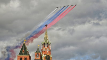 Moscoviții, fără internet mobil înainte de Ziua Victoriei. Cauza întreruperilor majore intervenite în timp ce avioane militare zburau deasupra Pieței Roșii