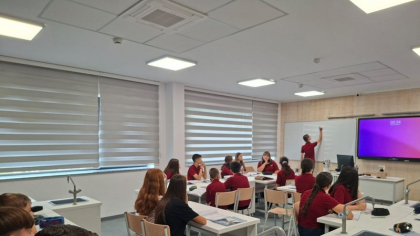Ce-i stresează cel mai mult pe profesorii din România. Predarea pentru elevii cu CES, pe primul loc în nevoia de formare