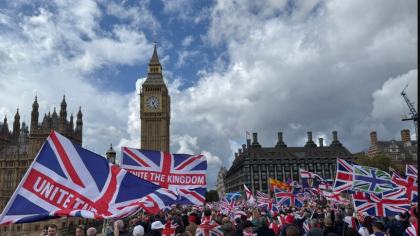 Peste un milion de oameni l-au omagia pe Charlie Kirk la Londra. Elon Musk: „Fie ripostați, fie muriți”
