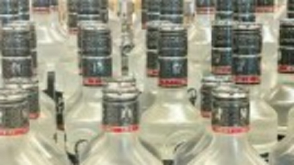 Rusia pierde teren în producția de vodcă. Ce afecteaza, de fapt, industria băuturilor alcoolice rusești