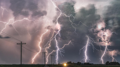 Alertă de fenomene meteo extreme. Ploi torențiale cu grindină și vijelii în aproape toată țara