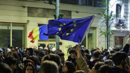 Apel pe TikTok la „o nouă revoluţie” în București, rezerviştii şi foştii condamnaţi la închisoare să intre cu forţa în clădirea Guvernului. Poliția a intervenit