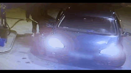 Un bărbat a turnat benzină pe el și pe mașină într-o stație de carburanți din Timișoara