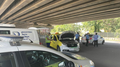 Nu e o glumă! Ce amendă a primit un bărbat de 44 de ani, care a efectuat transport de persoane în regim de taxi