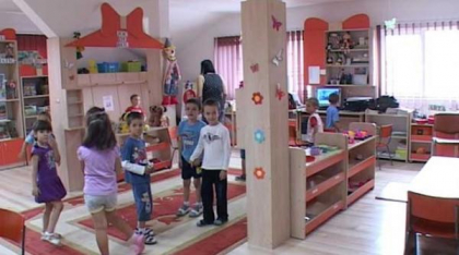 Educatoarea din Timișoara de la grădinița privată unde un copil a murit înecat a fost arestată