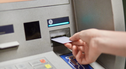 S-au alimentat cardurile. Plăţile se fac la un curs de sub 5 lei/euro!