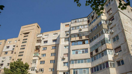 Viața la bloc 2025. NU ai voie să faci asta pe balcon! Riști să fii dat în judecată