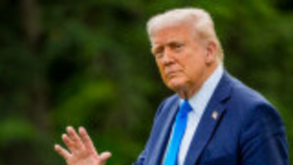 După luni de speculații, Donald Trump respinge ideea unui al treilea mandat la Casa Albă: „Nu ştiu dacă este constituţional”