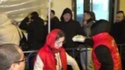 Mâncare caldă pentru cei care așteaptă la racla cu moaștele Sfintei Parascheva. Vor fi împărțite 250.000 de porții