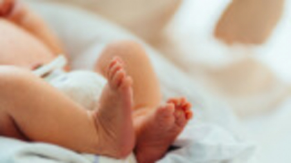 O femeie din SUA aflată în moarte cerebrală și ținută în viață de o lege anti-avort a născut prematur