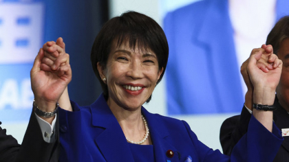 Aspiranta la funcţia de premier al Japoniei cântă la tobe pentru a se relaxa