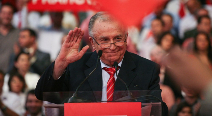 Fiul de suflet al lui Ion Iliescu nu ține doliu, deși fostul președinte și soția lui l-au crescut ca pe propriul copil